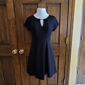 Sandra Darren Sz 6 Black with Gold Accent P2P 16 W 29 L19